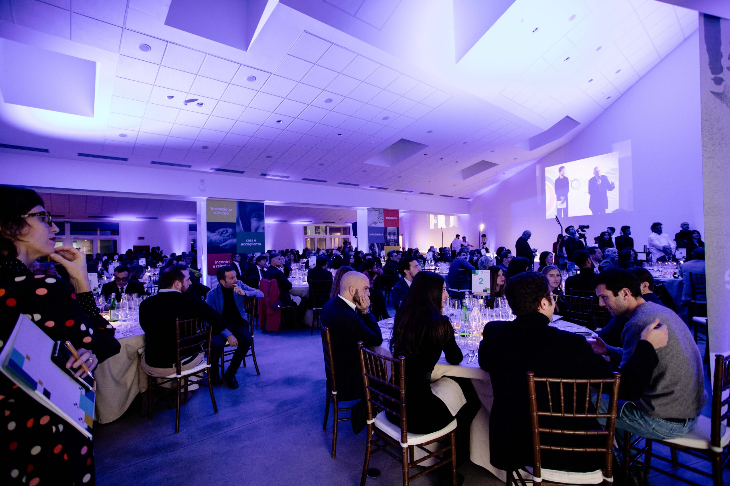Partecipa alla nostra Christmas Charity Dinner